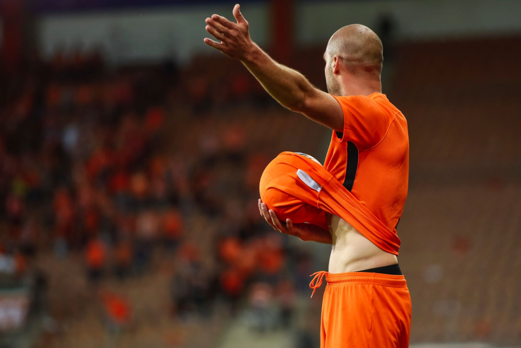 Hidden Football Insights: Delaying Throw-Ins for More Successful Attacks